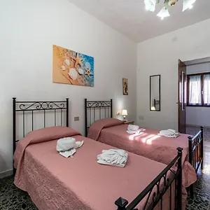  Casa vacanze Casa Lamarmora Italia